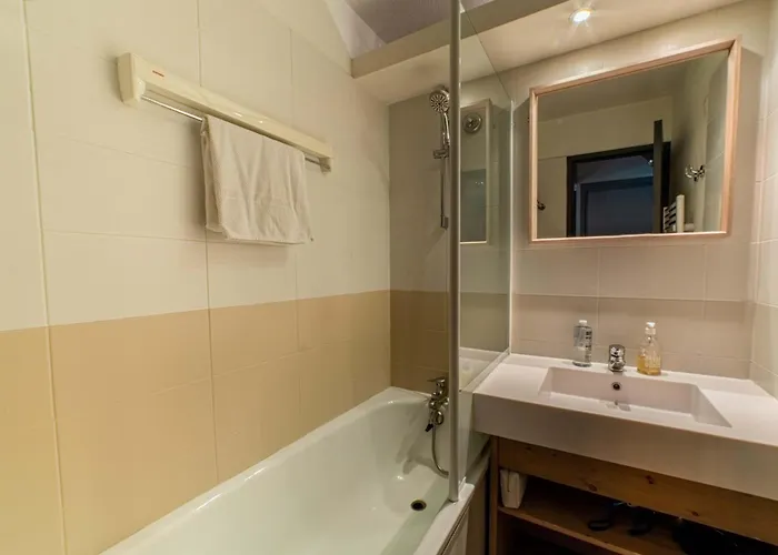 Au Pied Des Pistes, La Tania كورشوفيل