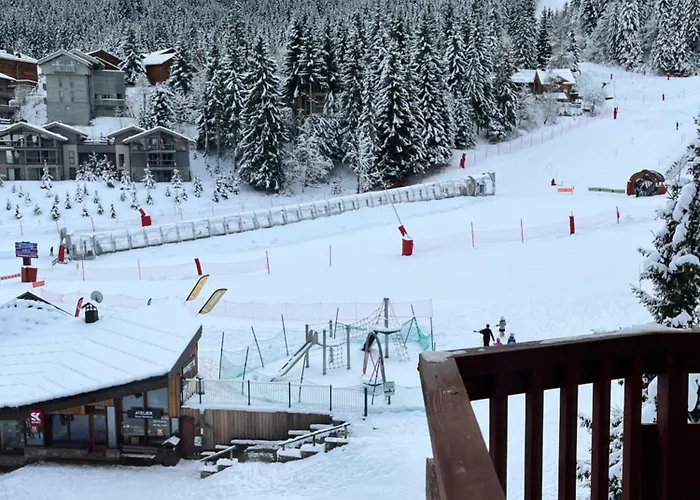 Au Pied Des Pistes, La Tania كورشوفيل